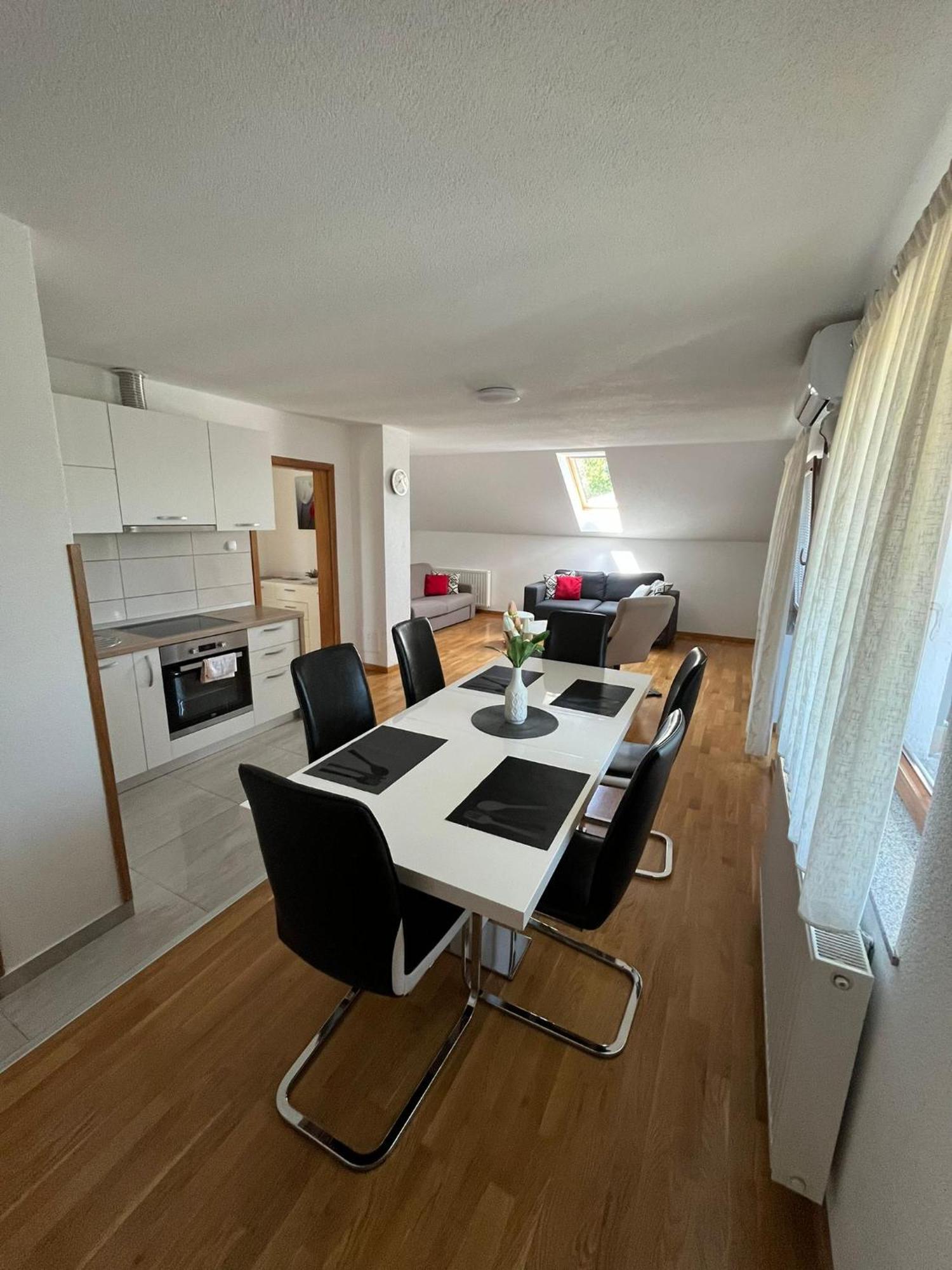 Apartment Lena *